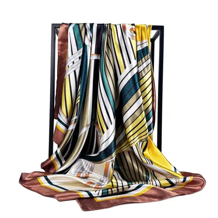 Silk Geometric Scarf Shawl – 90 × 90 cm detail