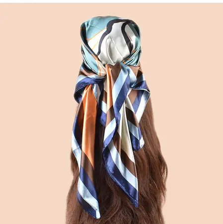 Silk Scarf Shawl – 90 × 90 cm detail