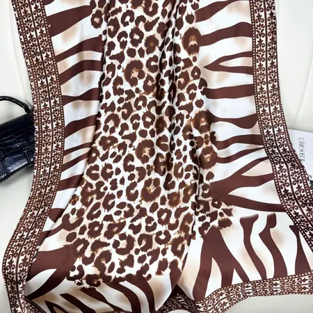 Silk Geometric Leopard Print Printed Scarf Shawl – 90 × 180cm detail