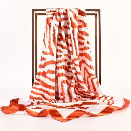 Scarf Shawl – 90 × 90 cm detail
