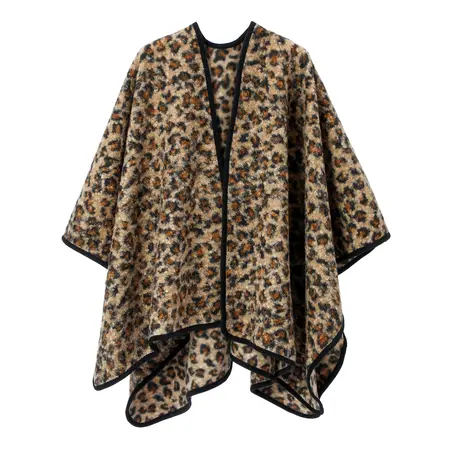 Women's Leopard Print Scarf Shawl – 150 × 130 cm detail