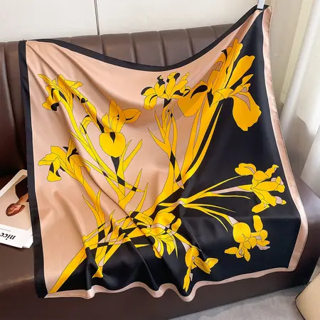 Scarf Shawl – 90 × 90 cm detail