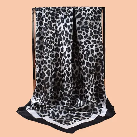 Leopard Print Printed Scarf Shawl – 90 × 90 cm detail