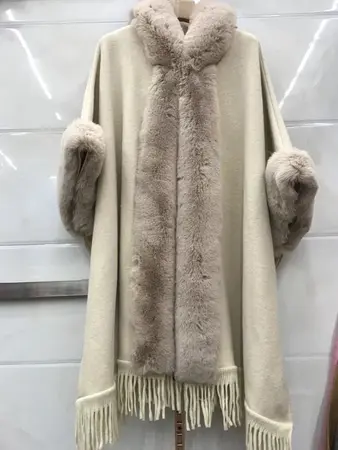 Faux Fur Knit Fringed Hooded Poncho – 80 × 180cm detail