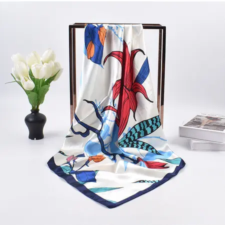 Women's Floral Vintage Scarf Shawl – 90 × 90 cm detail