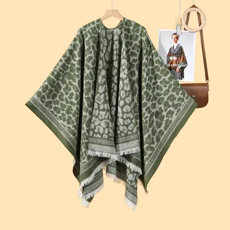 Women's Leopard Print Jacquard Reversible Printed Poncho – 130 × 150 cm detail