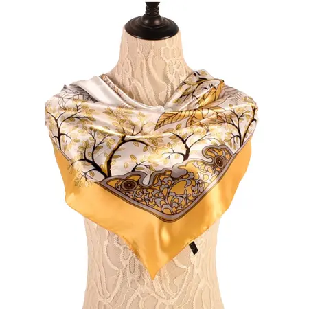 Silk Scarf Shawl – 90 × 90 cm detail