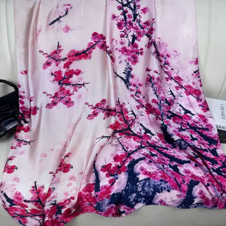 Silk Vintage Scarf Shawl – 90 × 90 cm detail