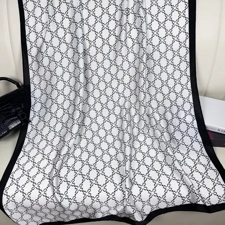 Silk Geometric Scarf Shawl – 90 × 180cm detail