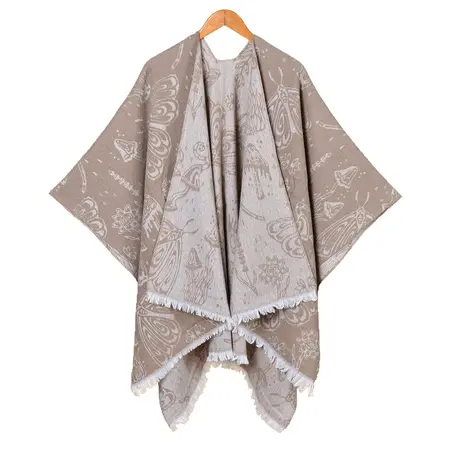 Jacquard Knit Fringed Reversible Poncho – 130 × 150 cm detail