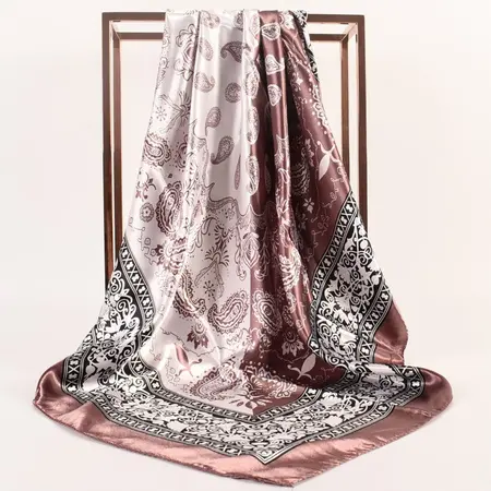 Printed Scarf Shawl – 90 × 90 cm detail