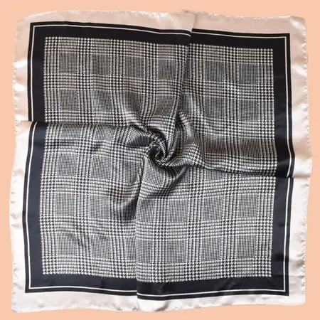 Geometric Printed Scarf Shawl – 90 × 90 cm detail