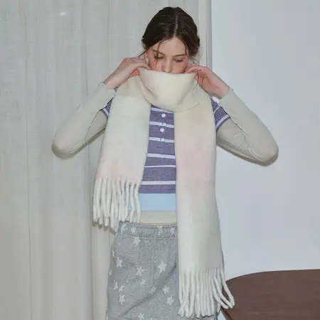 Women's Wool Blend Gradient Scarf Shawl – 220 × 30 cm detail