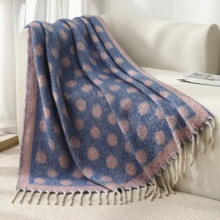 Scarf Shawl – 165 × 125 cm detail