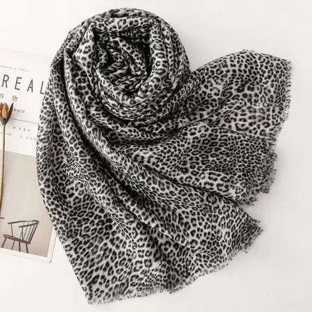 Cotton Leopard Print Printed Scarf Shawl – 180 × 88 cm detail