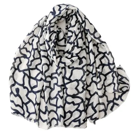 Silk Geometric Scarf Shawl – 180 × 88 cm detail