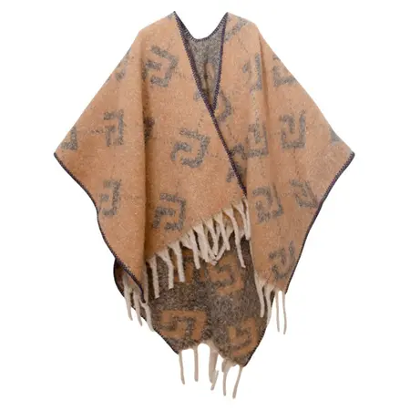 Jacquard Scarf Shawl – 165 × 125 cm detail