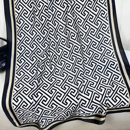 Scarf Shawl – 90 × 180cm detail