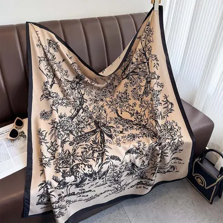 Vintage Scarf Shawl – 90 × 90 cm detail