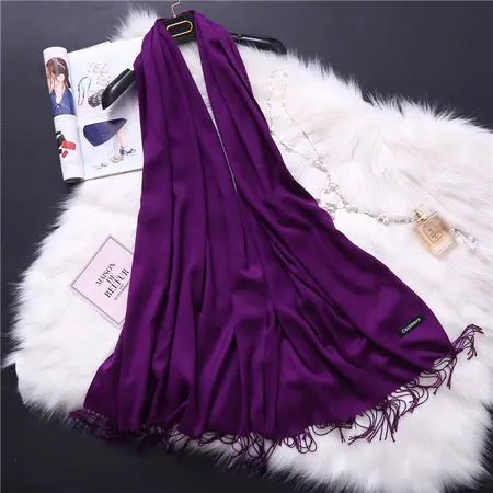 Faux Cashmere Solid Color Fringed Headscarf – 200 × 70 cm detail