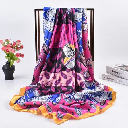 Floral Scarf Shawl – 90 × 90 cm detail