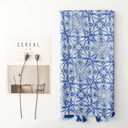 Geometric Fringed Scarf Shawl – 180 × 88 cm detail