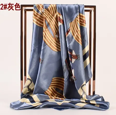 Women's Geometric Scarf Shawl – 90 × 90 cm detail
