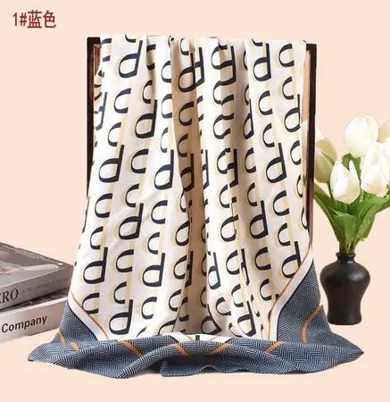 90% Silk Printed Scarf Shawl – 90 × 90 cm detail