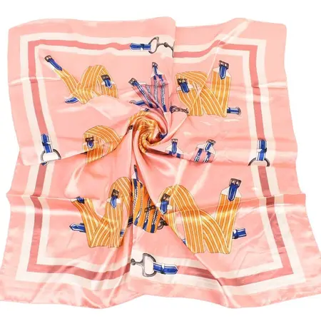 Women's Geometric Scarf Shawl – 90 × 90 cm detail