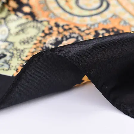 Silk Scarf Shawl – 90 × 90 cm detail