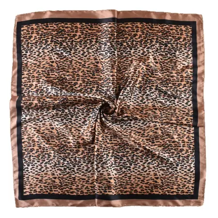 Leopard Print Printed Scarf Shawl – 90 × 90 cm detail