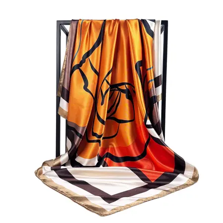 Geometric Abstract Print Scarf Shawl – 90 × 90 cm detail