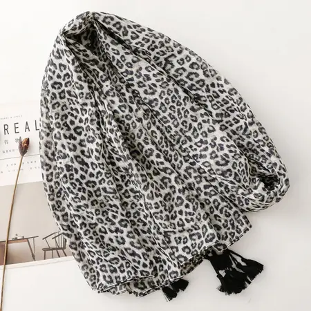 Cotton Leopard Print Fringed Printed Scarf Shawl – 180 × 88 cm detail