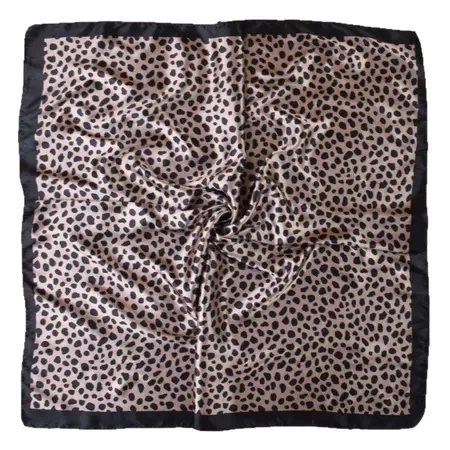 Leopard Print Printed Scarf Shawl – 90 × 90 cm detail