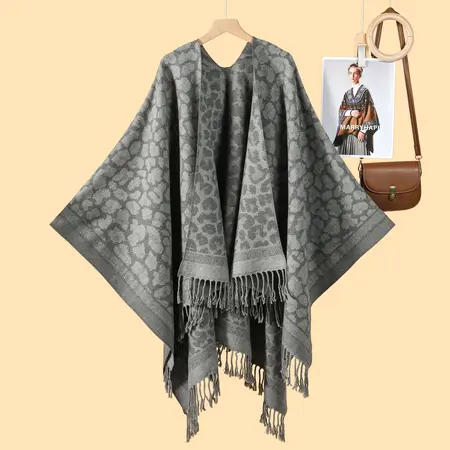 Leopard Print Fringed Printed Poncho – 130 × 150 cm detail