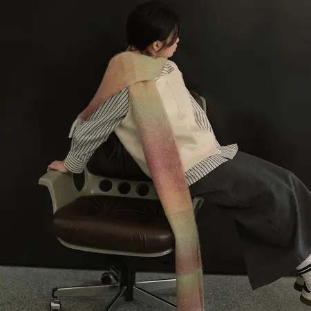 Women's Wool Blend Gradient Fringed Scarf Shawl – 215 × 27 cm detail