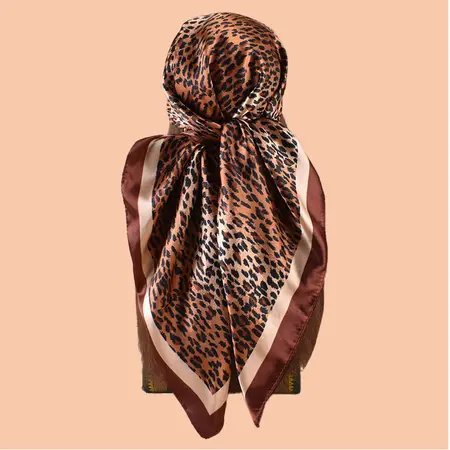 Gradient Leopard Print Printed Scarf Shawl – 90 × 90 cm detail