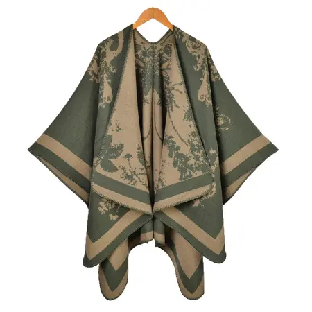 Jacquard Knit Vintage Poncho – 130 × 150 cm detail