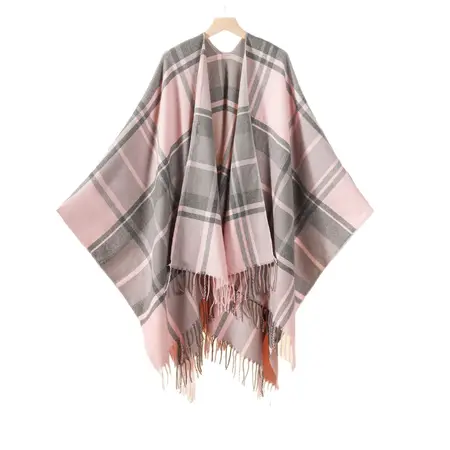 Silk Plaid Poncho – 130 × 150 cm detail