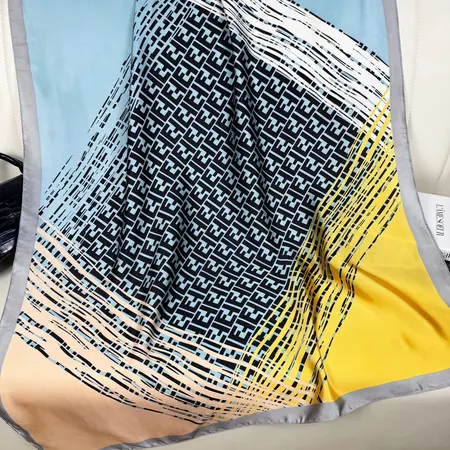 Silk Gradient Scarf Shawl – 90 × 180cm detail