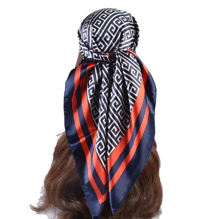 Silk Vintage Scarf Shawl – 90 × 90 cm detail