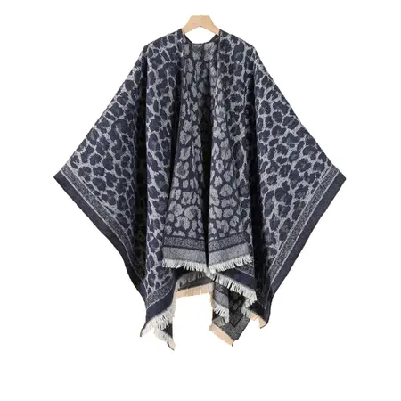 Women's Leopard Print Jacquard Reversible Printed Poncho – 130 × 150 cm detail