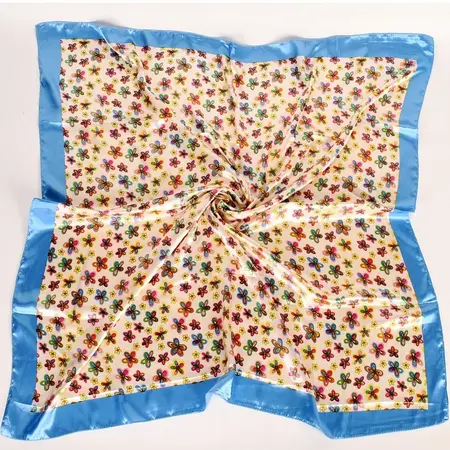 Women's Floral Printed Vintage Scarf Shawl – 90 × 90 cm detail