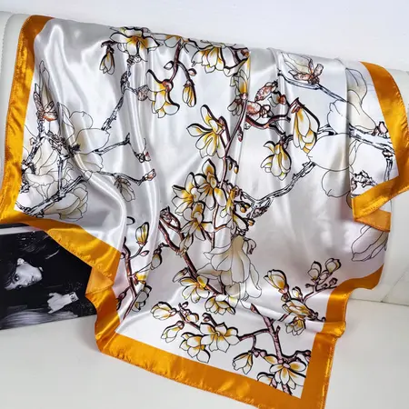 Floral Printed Vintage Headscarf – 90 × 90 cm detail