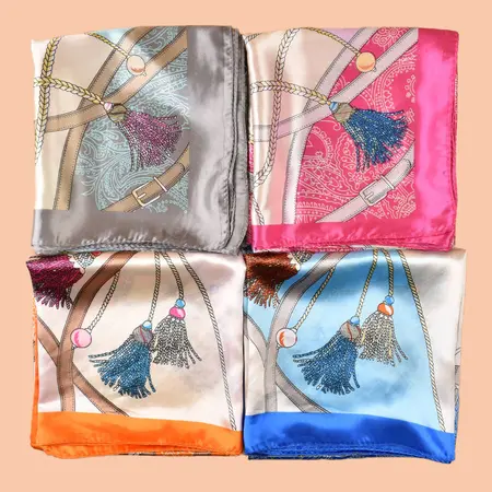 Fringed Printed Scarf Shawl – 90 × 90 cm detail