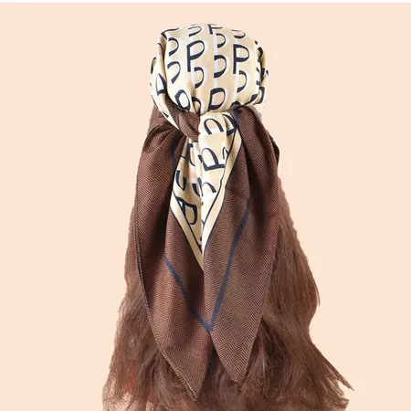 90% Silk Printed Scarf Shawl – 90 × 90 cm detail