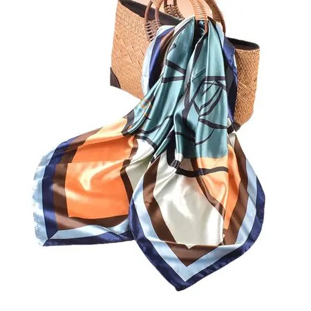 Silk Scarf Shawl – 90 × 90 cm detail