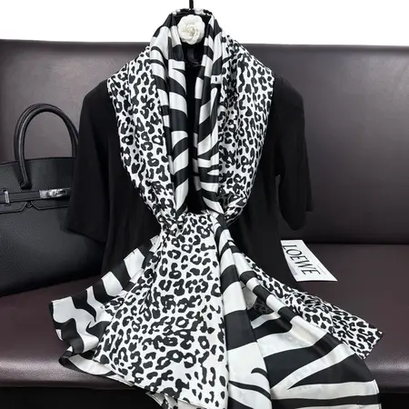 Leopard Print Printed Scarf Shawl – 90 × 180cm detail