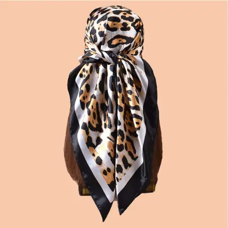 Leopard Print Printed Scarf Shawl – 90 × 90 cm detail
