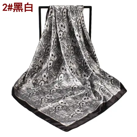 Silk Paisley Scarf Shawl – 90 × 90 cm detail